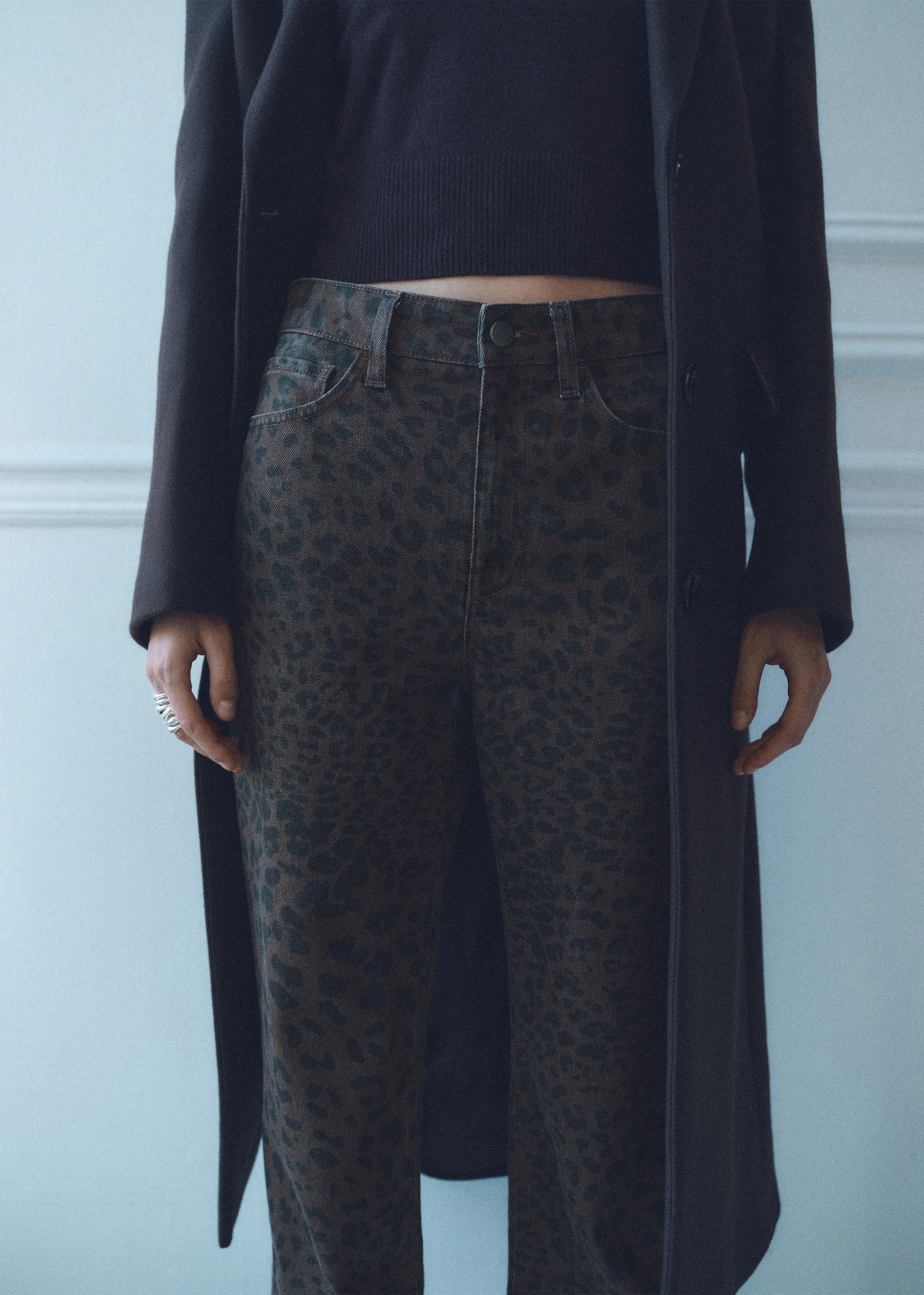 Leopard-print straight jeans
